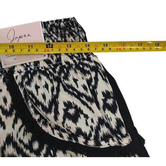 Set of 2 black japa and ikat print rayon shorts with elastic waist for women M - Picture 10 of 10